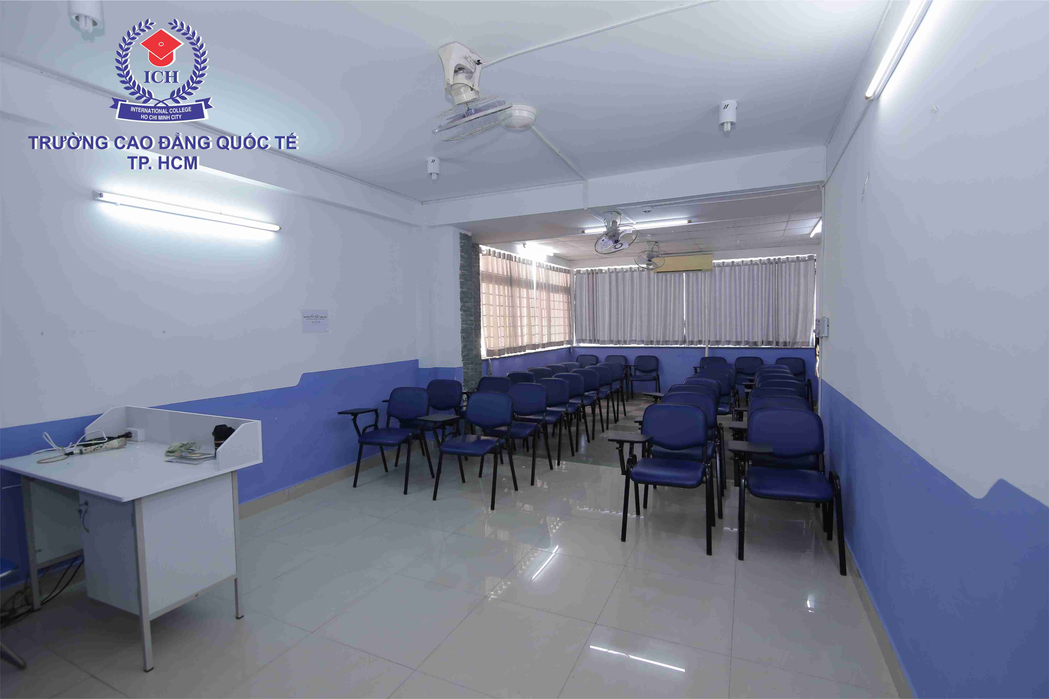 phòng lý thuyết tiếng anh